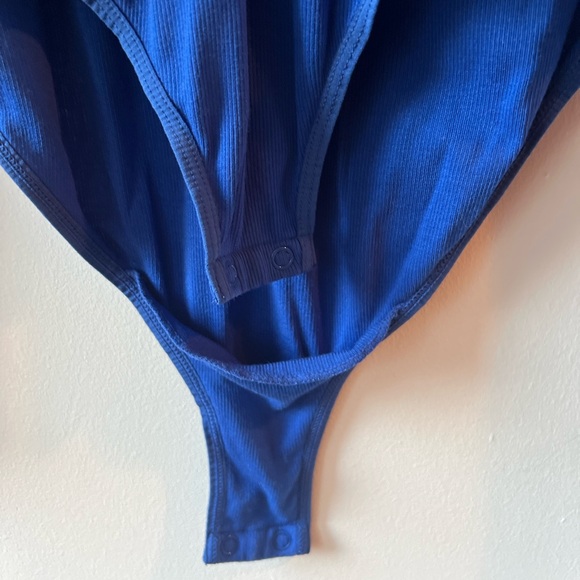 Talula Aritzia Keyhole Back Bodysuit L GUC - Picture 3 of 12